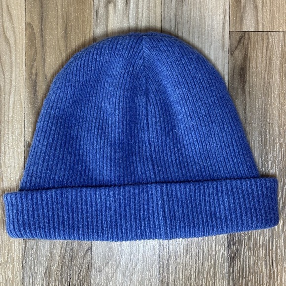 Madewell Knit Beanie Hat 100% Merino Wool Blue Cuffed One Size Unisex - Picture 3 of 7